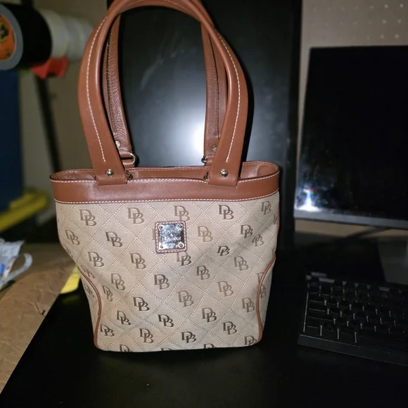 Dooney & Bourke Y2K Brown and Tan Women's Bag EXCELLENT Condition L: 13 H: 10 - Picture 2 of 9